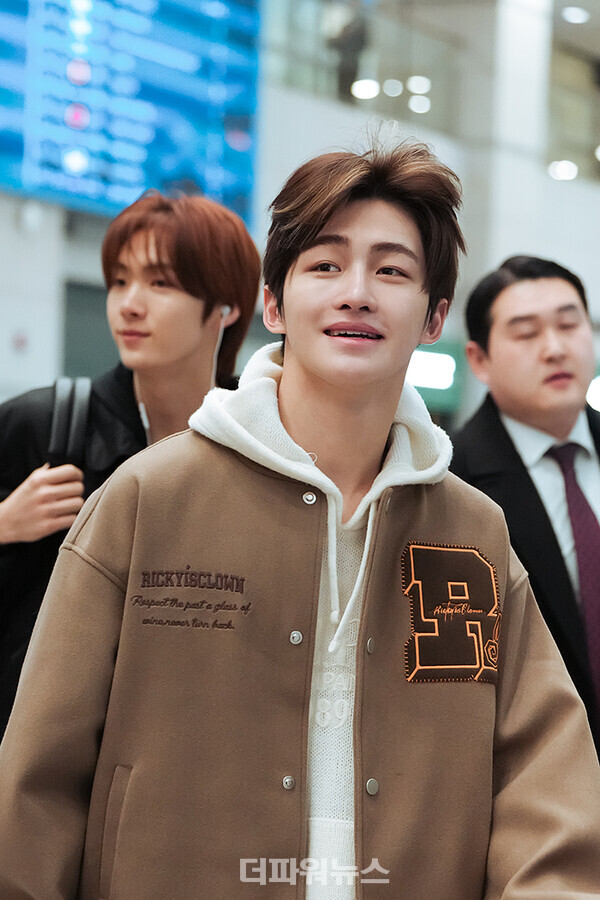 투어스지훈,인천국제공항입국