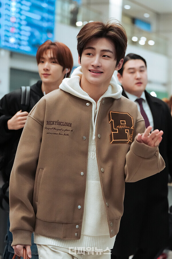 투어스지훈,인천국제공항입국