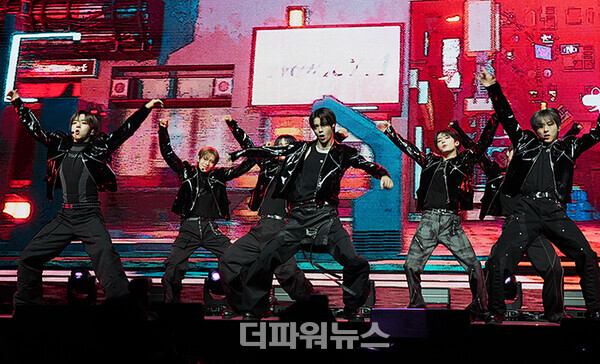 누에라(NouerA),첫미니앨범‘Chapter:NewisNow’를발매쇼케이스