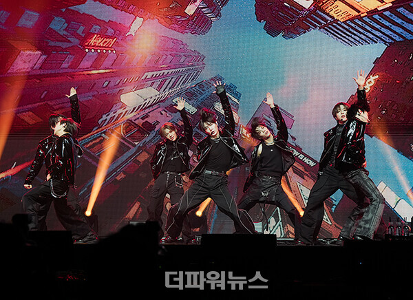 누에라(NouerA),첫미니앨범‘Chapter:NewisNow’발매쇼케이스