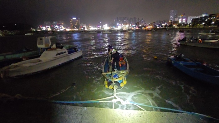 일산항내 계류중인 모터보트.(사진제공=울산해양경찰서)