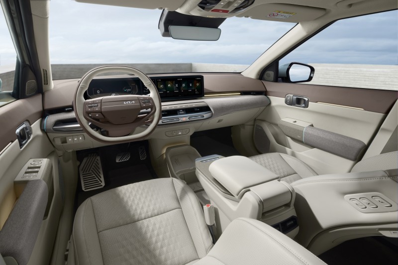 기아, ‘더 기아 EV4’ 계약 시동…3400만원대 구입 가능