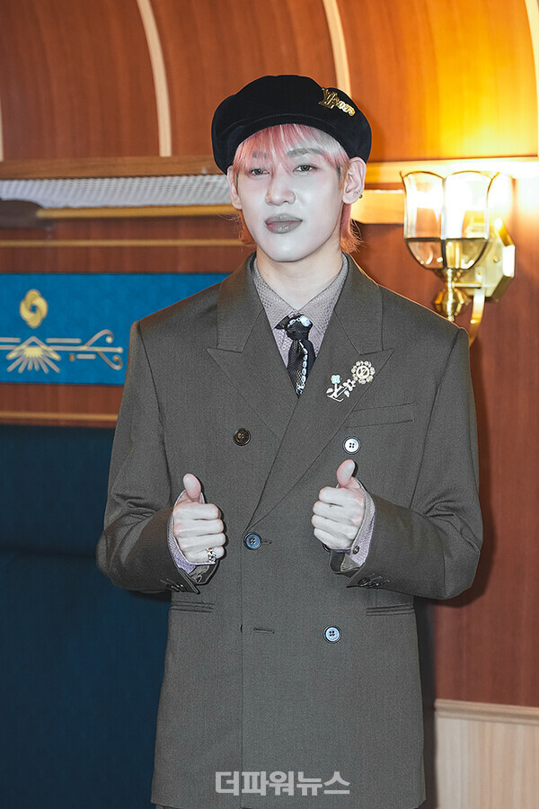 뱀뱀,포토월행사