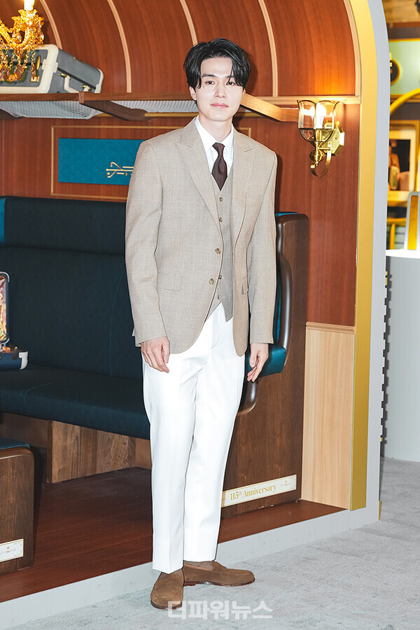 이동욱,포토월행사