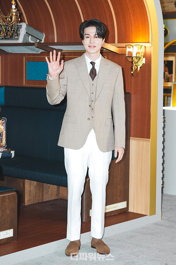 이동욱,포토월행사