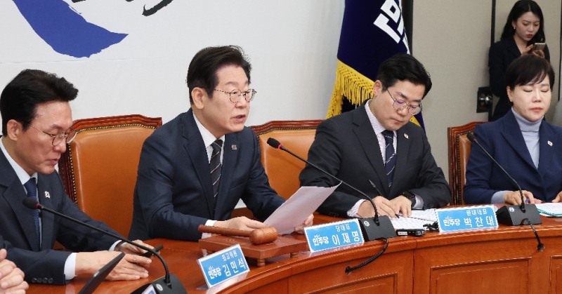 최고위원회의에서 발언하는 이재명 대표(사진=연합뉴스)