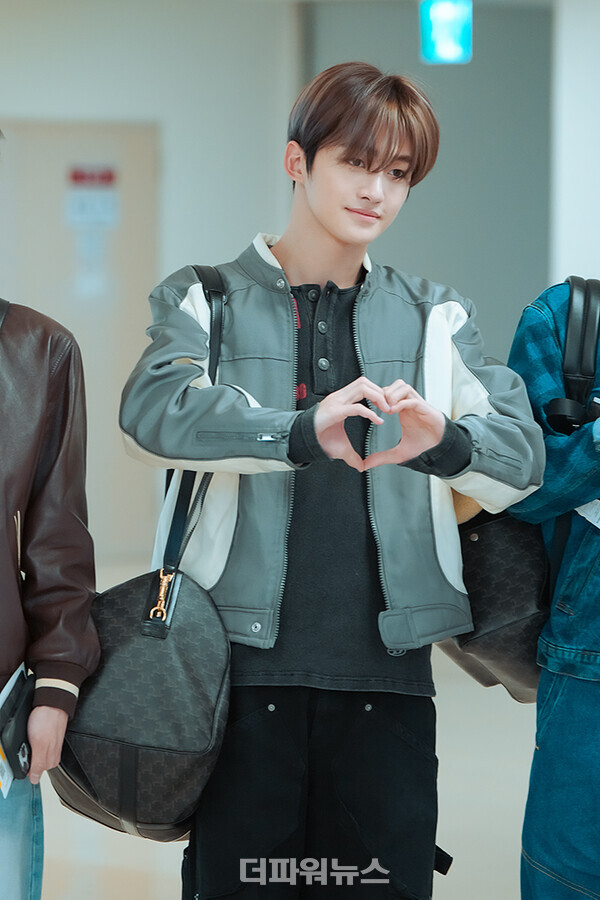 투어스지훈,김포국제공항출국