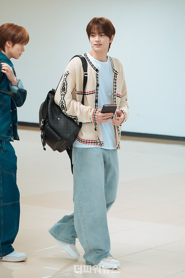 투어스신유,김포국제공항출국