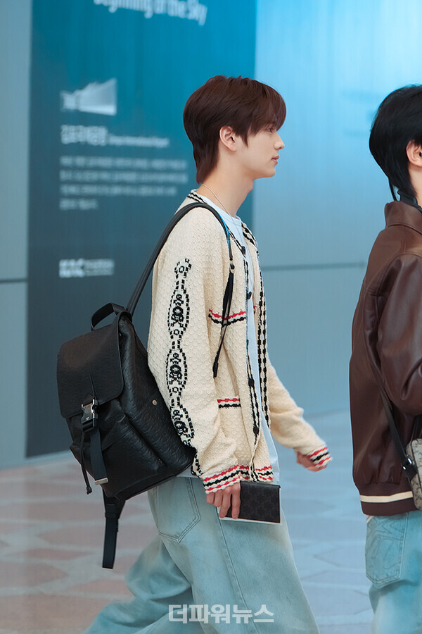 투어스신유,김포국제공항출국