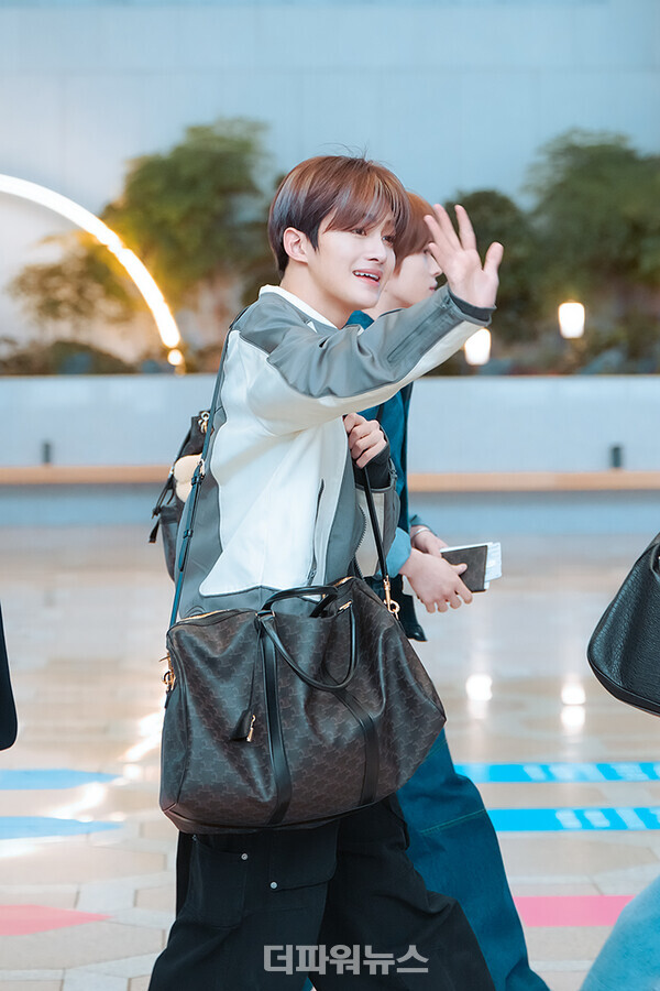 투어스지훈,김포국제공항출국