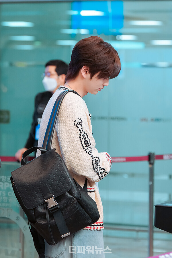 투어스신유,김포국제공항출국