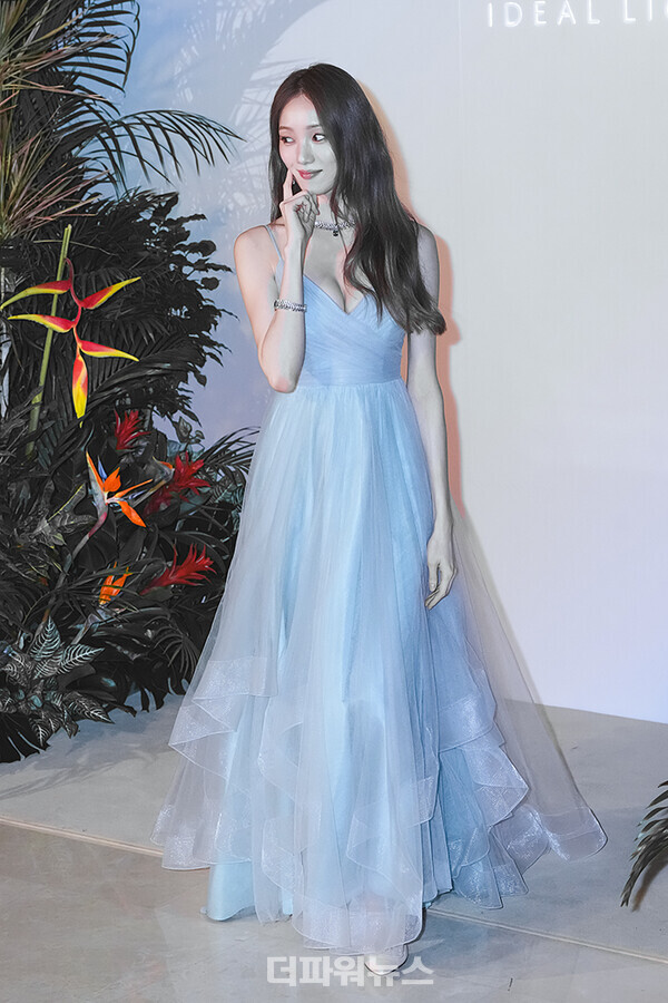 이성경,포토월행사