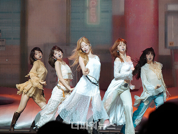 르세라핌,‘HOT’발매기념미디어쇼케이스