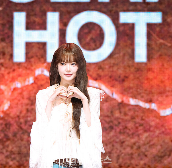 르세라핌홍은채,‘HOT’발매기념미디어쇼케이스