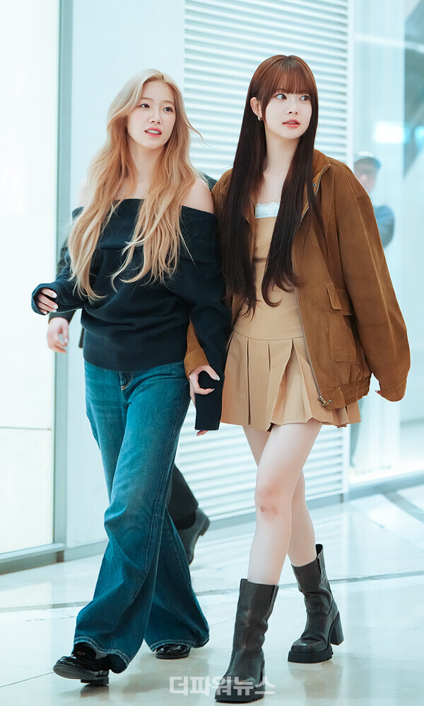 르세라핌카즈하-허윤진,'HOT'공개팬사인회