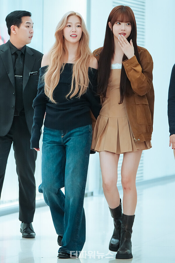 르세라핌카즈하-홍은채,'HOT'공개팬사인회