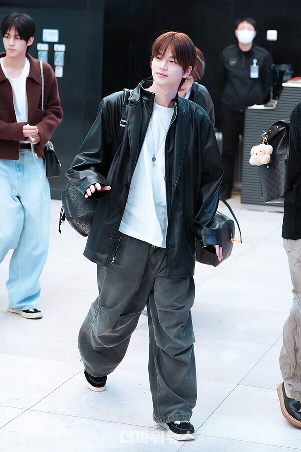 투어스신유,김포국제공항입국