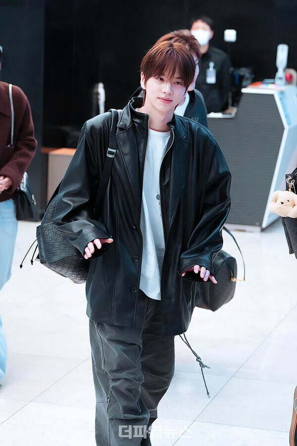 투어스신유,김포국제공항입국