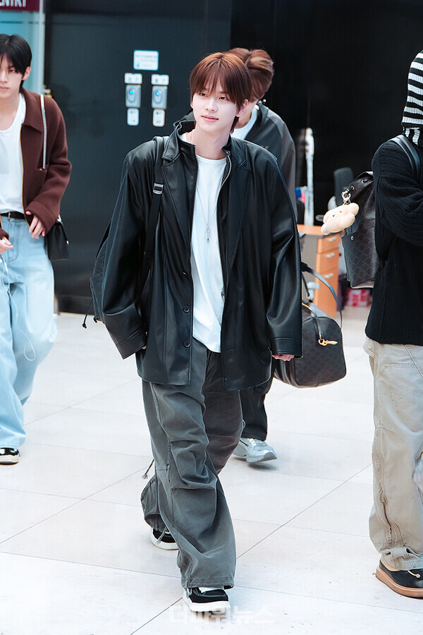 투어스신유,김포국제공항입국