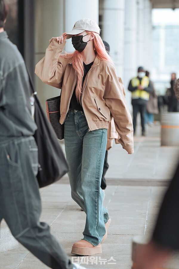 르세라핌카즈하,김포국제공항출국