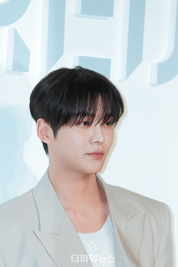 로운,포토월행사