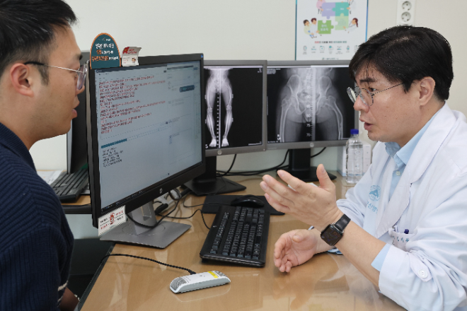 서울아산병원, 국내 최초 AI 음성인식 시스템 구축..."의료진·환자 대화 요약해 의무기록 자동 저장"