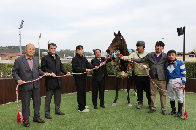 제6회 루나Stakes 대상경주, '판타스틱밸류' 우승