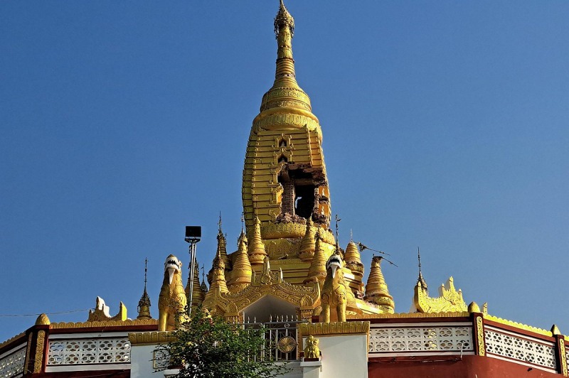 지진으로 부서진 불탑(사진=연합뉴스)