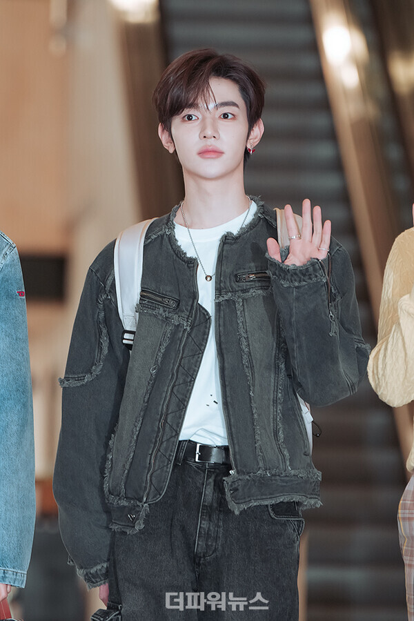 제로베이스원장하오,김포국제공항출국