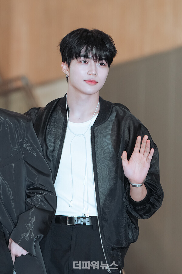 제로베이스원박건욱,김포국제공항출국