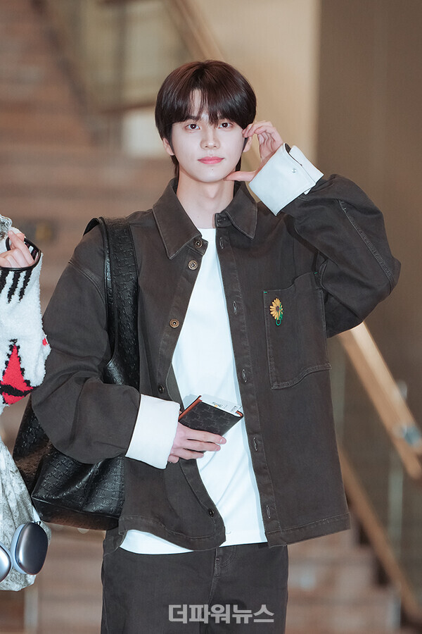 투어스신유,김포국제공항출국