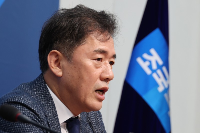 조국혁신당 황현선 사무총장이 29일 오전 서울 여의도 국회에서 10.16 재보선 등 현안과 관련해 기자간담회를 하고 있다. 사진=연합뉴스