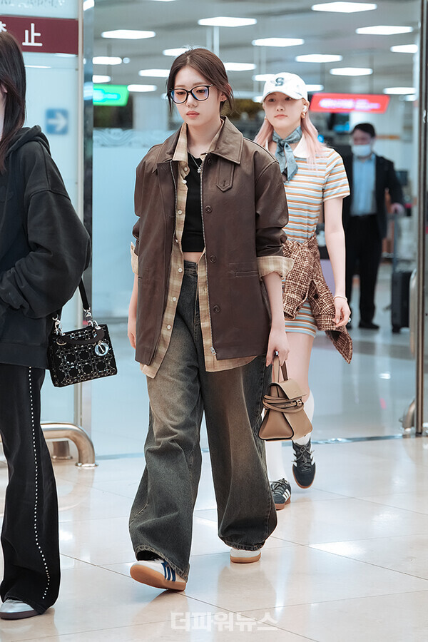 베이비몬스터로라,김포국제공항입국