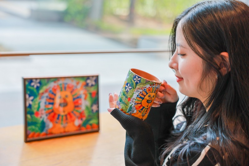 스타벅스, 청년 장애인 작가 작품 담은 상품 출시