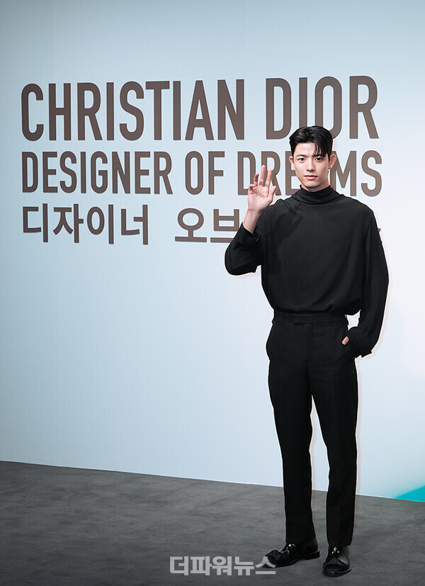 로몬,포토월행사