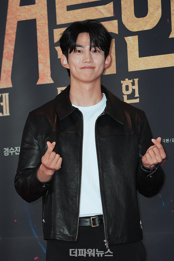 옥택연,영화'거룩한밤:데몬헌터스'VIP시사회