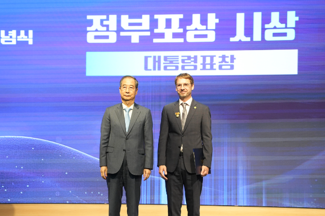 이화여대 안드레아스 하인리히 교수, 2025 과학기술진흥 대통령 표창 수상