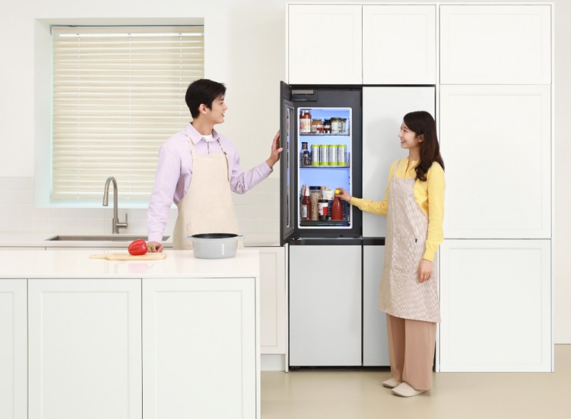 삼성전자, '푸드 쇼케이스' 적용한 키친핏 맥스 냉장고 최초 출시