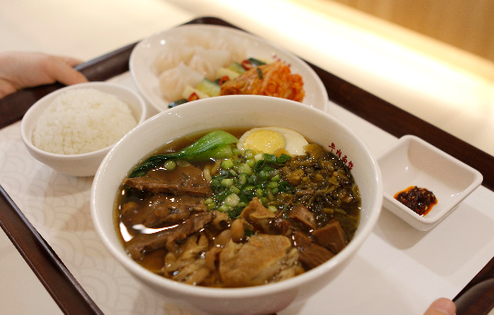 CJ프레시웨이, 구내식당서 미쉐린 식당 '진중 우육면관' 메뉴 소개