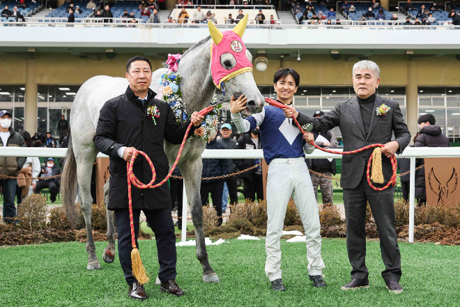 문병기 조교사, 100승 고지 돌파..."하루만에 3승"