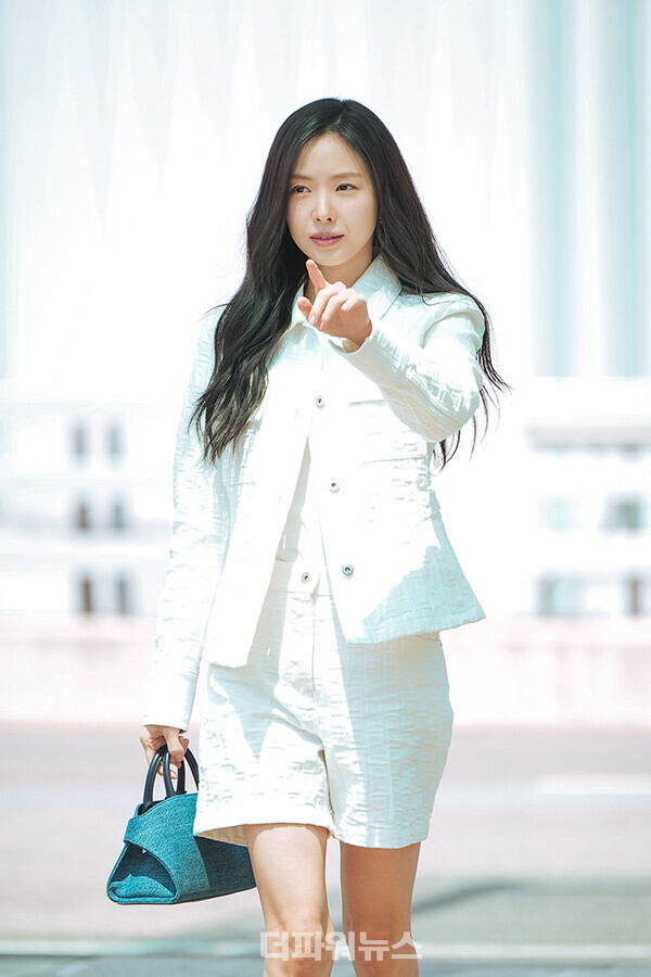 손나은,인천국제공항출국