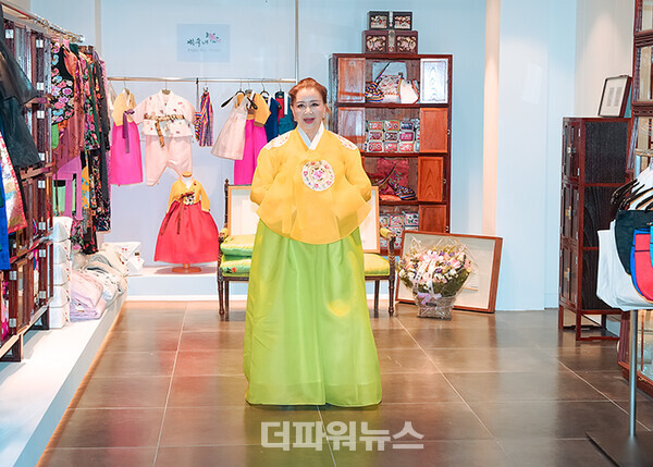 장미화,박술녀한복인사동점오픈식행사