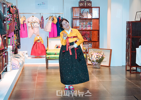 이성미,박술녀한복인사동점오픈식행사