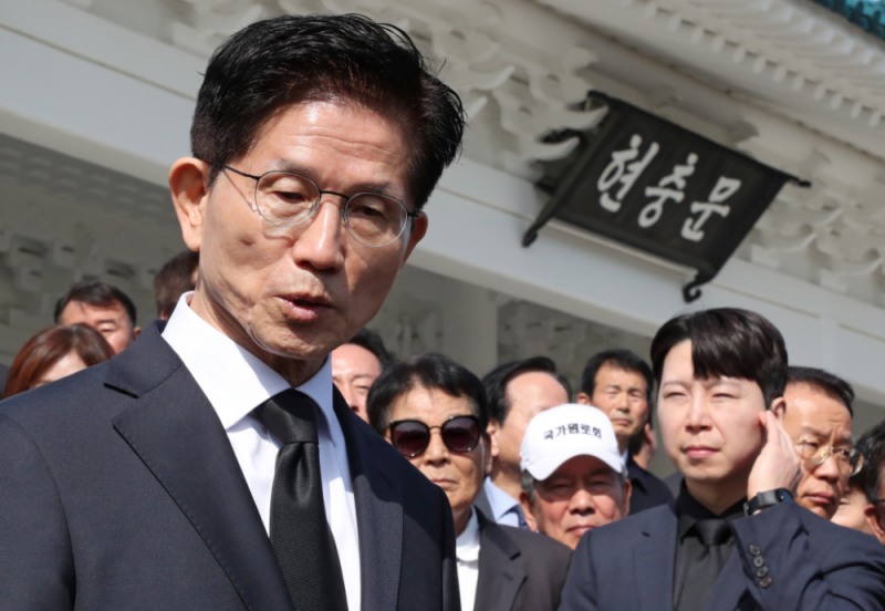 참배 마친 뒤 발언하는 김문수 후보.(사진=연합뉴스)