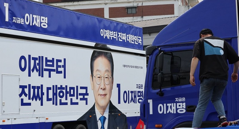 더불어민주당 이재명 후보 유세차량