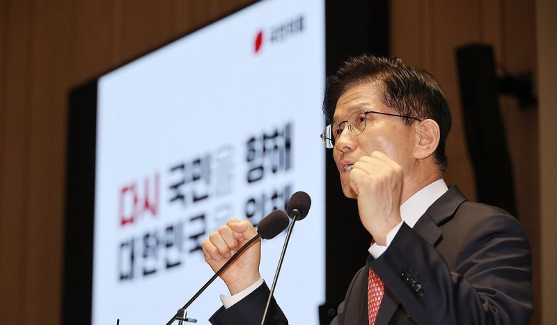국민의힘 의원총회서 발언하는 김문수 대선 후보(사진=연합뉴스)