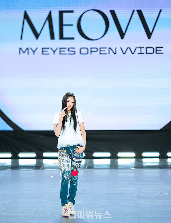 MEOVV(미야오)가원,1stEP'MYEYESOPENVVIDE'미디어쇼케이스