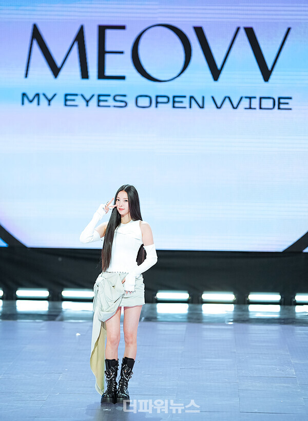 MEOVV(미야오)나린,1stEP'MYEYESOPENVVIDE'미디어쇼케이스