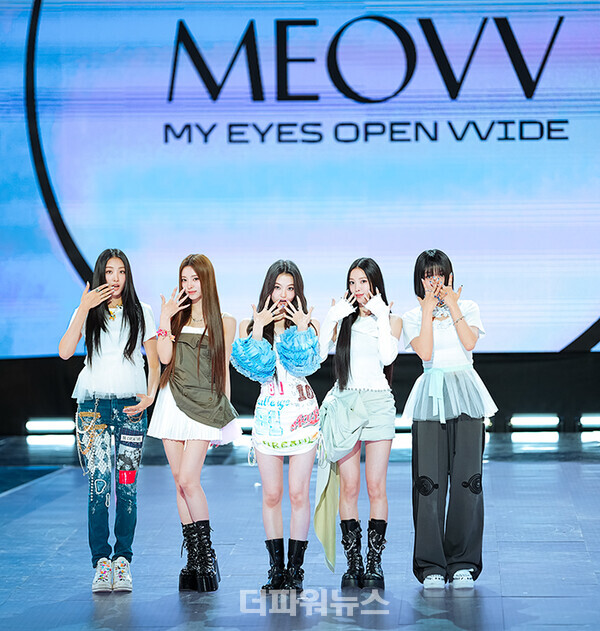 MEOVV(미야오),1stEP'MYEYESOPENVVIDE'미디어쇼케이스