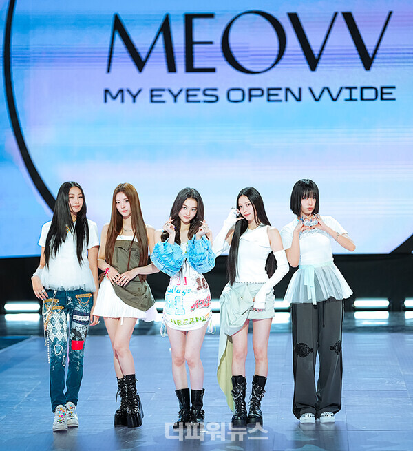 MEOVV(미야오),1stEP'MYEYESOPENVVIDE'미디어쇼케이스